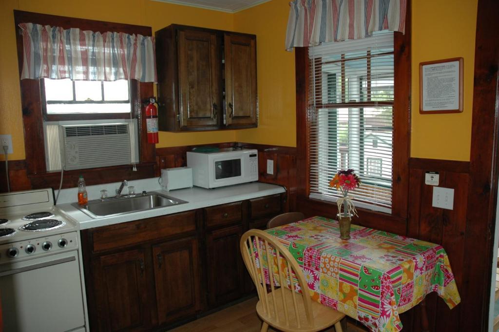 Channel Waterfront Cottages ويرس بيتش الغرفة الصورة